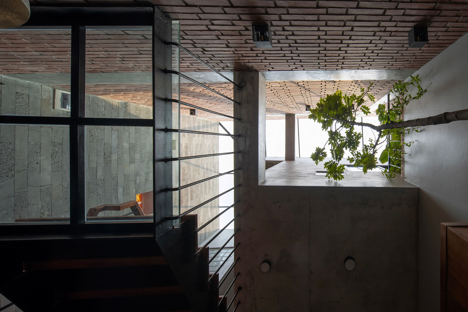 small-brick-house-tung-nguyen-architects-3-810